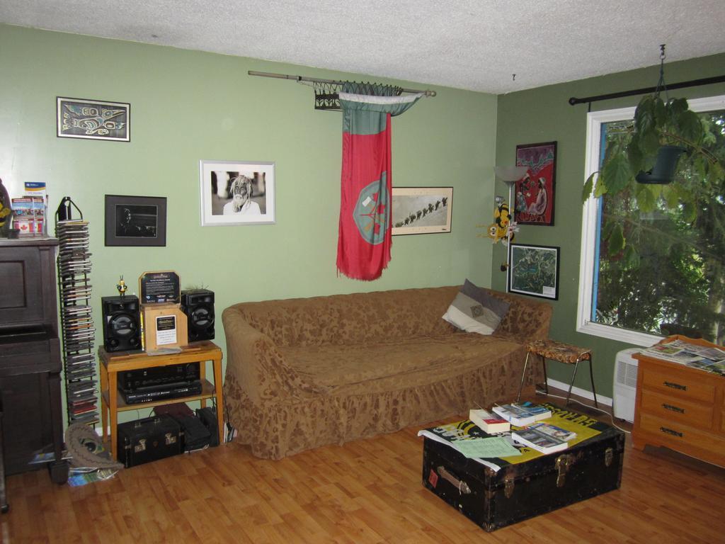 Auberge de jeunesse Beez Kneez Bakpakers à Whitehorse Extérieur photo